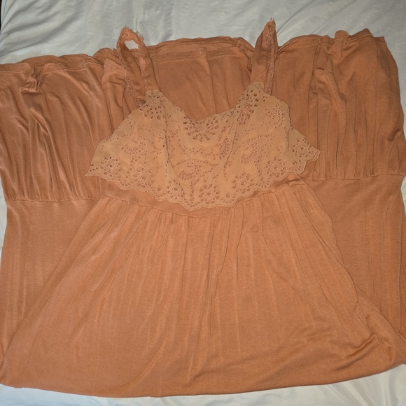 Elegant Terracotta Maxi Dress - Picture 4 of 5